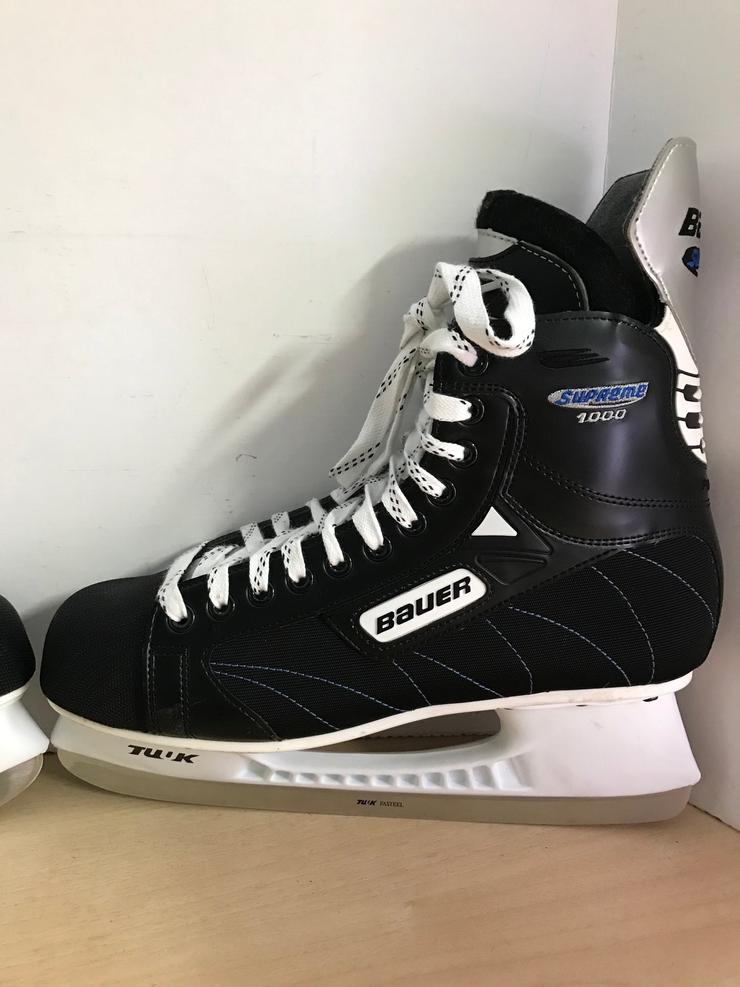 Hockey Skates Men's Size 13.5 Shoe 12 Skate Size Bauer Supreme 1000 New With Tags