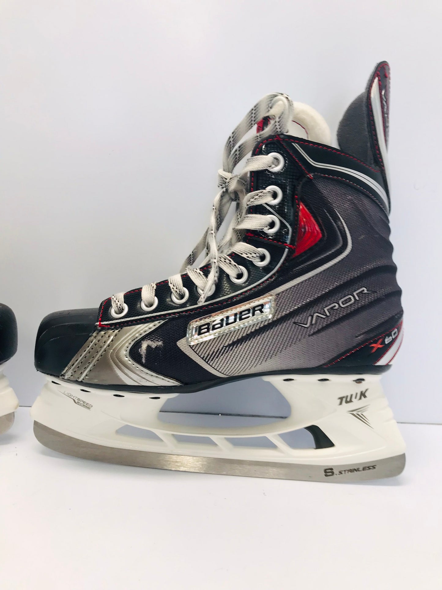 Hockey Skates Men's Size 6 Shoe 5 Skate Size Bauer Vapor X60 Like New