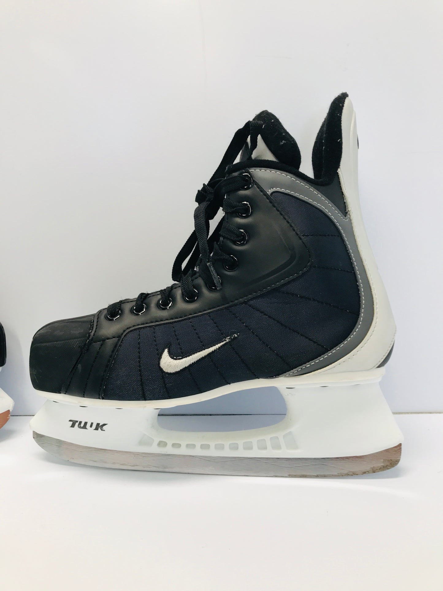 Hockey Skates Men's Size 7 EE Double Wide Shoe Size Nike Excellent