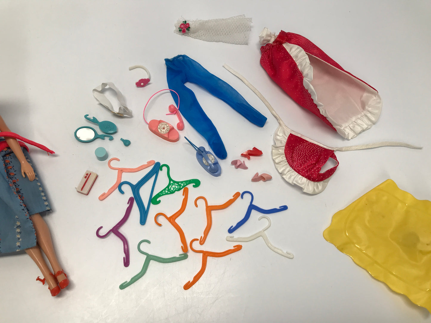 Vintage 1979 Barbie Beginners Fashions #1370 With Accessories