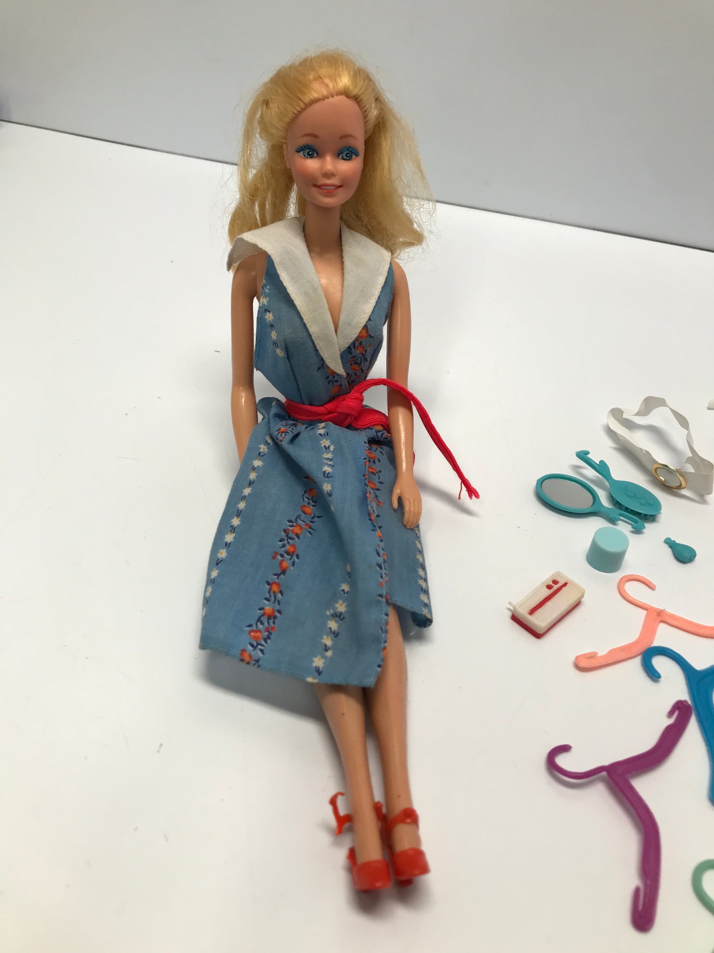 Vintage 1979 Barbie Beginners Fashions #1370 With Accessories