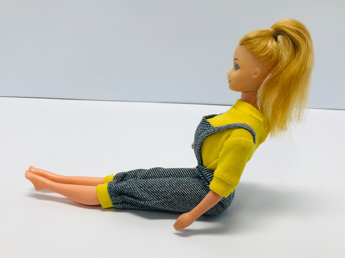 Vintage 1968 Mattel Barbie With Outfit