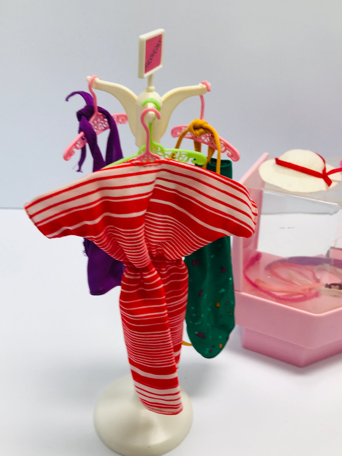 Vintage 1982 Barbie Dream Store Fashion Department Set Excellent