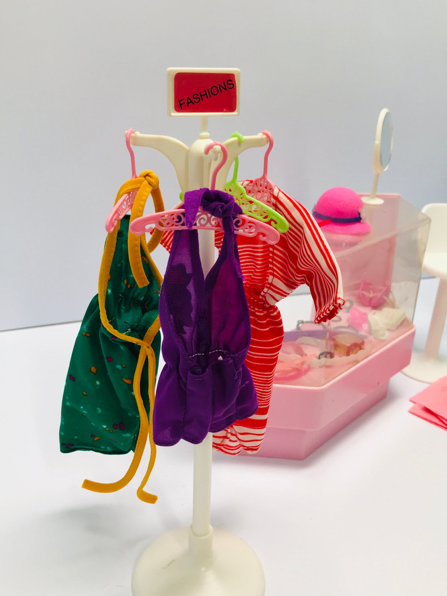 Vintage 1982 Barbie Dream Store Fashion Department Set Excellent