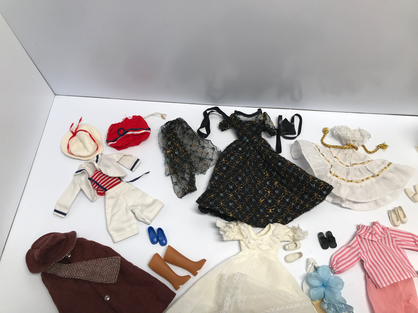 Vintage 1983 Sindy Doll Set England Doll, Kitchen Set, 12 Clothing Sets Excellent