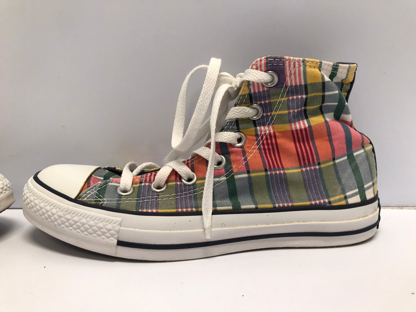 Converse Chuck Taylor All Star High Top Runners Men's Size 6 Ladies Size 8 Like New