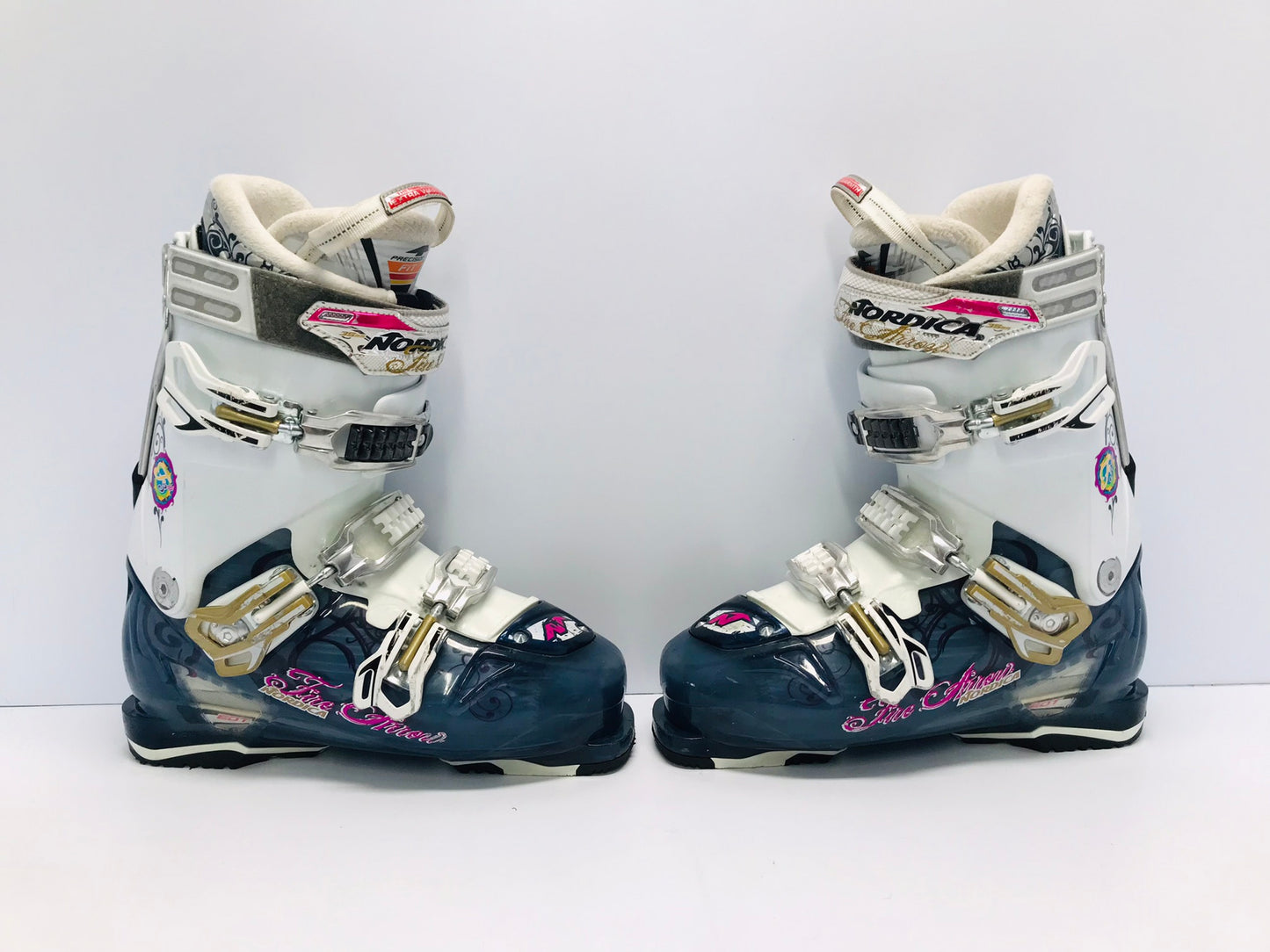 Ski Boots Mondo Size 26.5 Ladies Size 9.5 305 mm Nordica FireArrow Blue White Pink Excellent