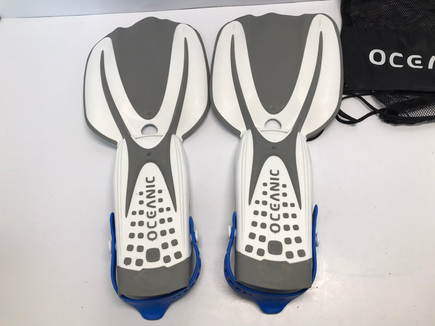 Snorkel Dive Fins Men's Shoe Size 5-8.5 Ladies Size 6-9.5 Oceanic White Grey Blue Like New