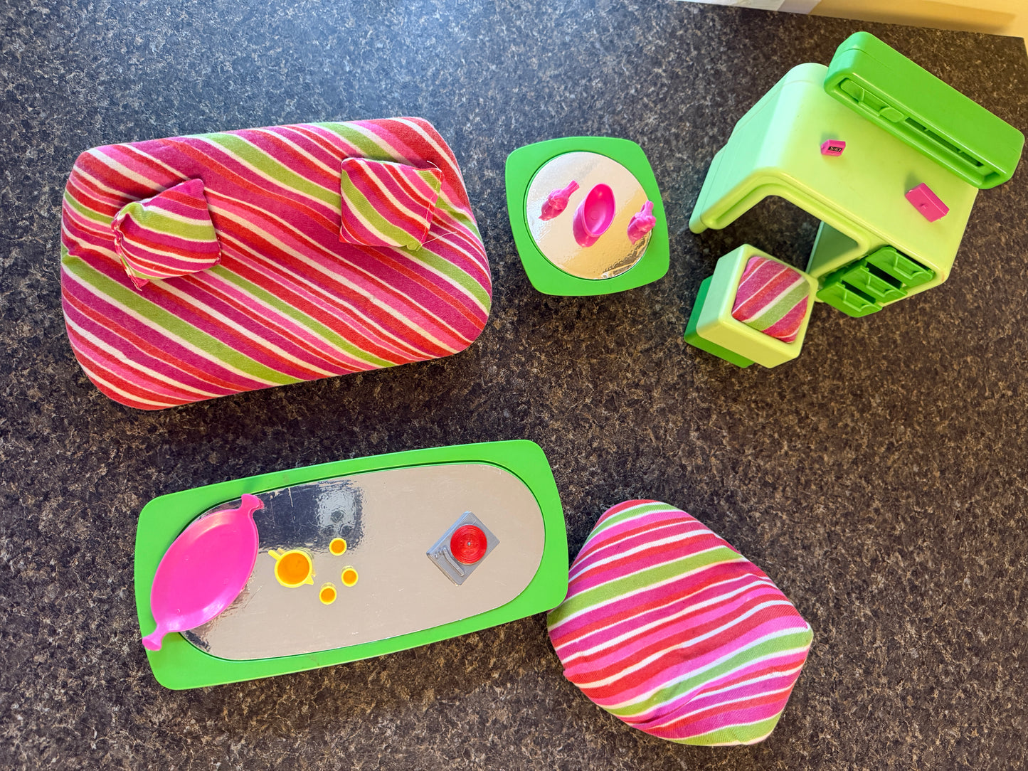 Vintage 1977 Mattel Barbie Modern Dream Furniture Living Room Collection And Dinning Set