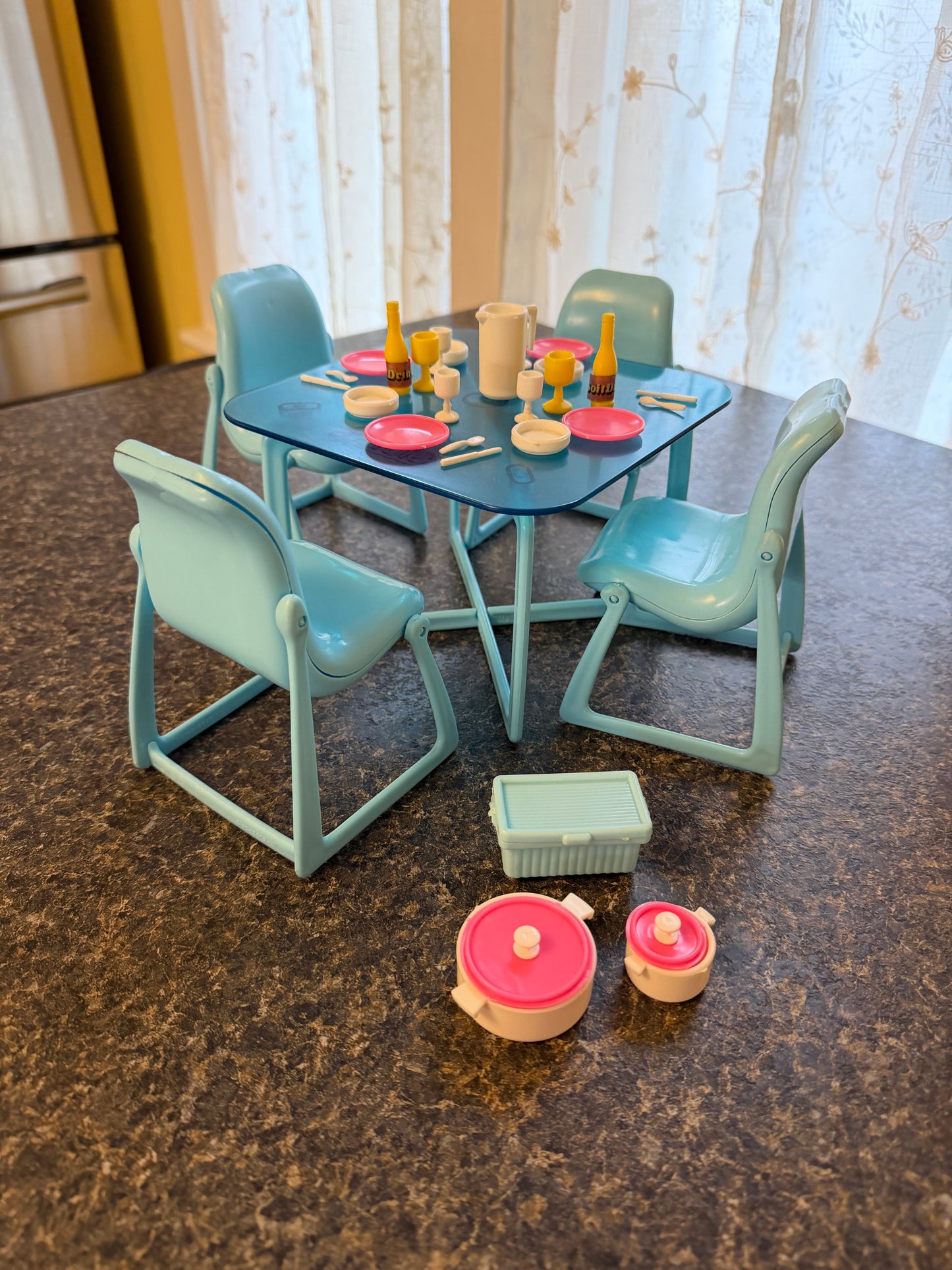 Vintage 1977 Mattel Barbie Modern Dream Furniture Living Room Collection And Dinning Set