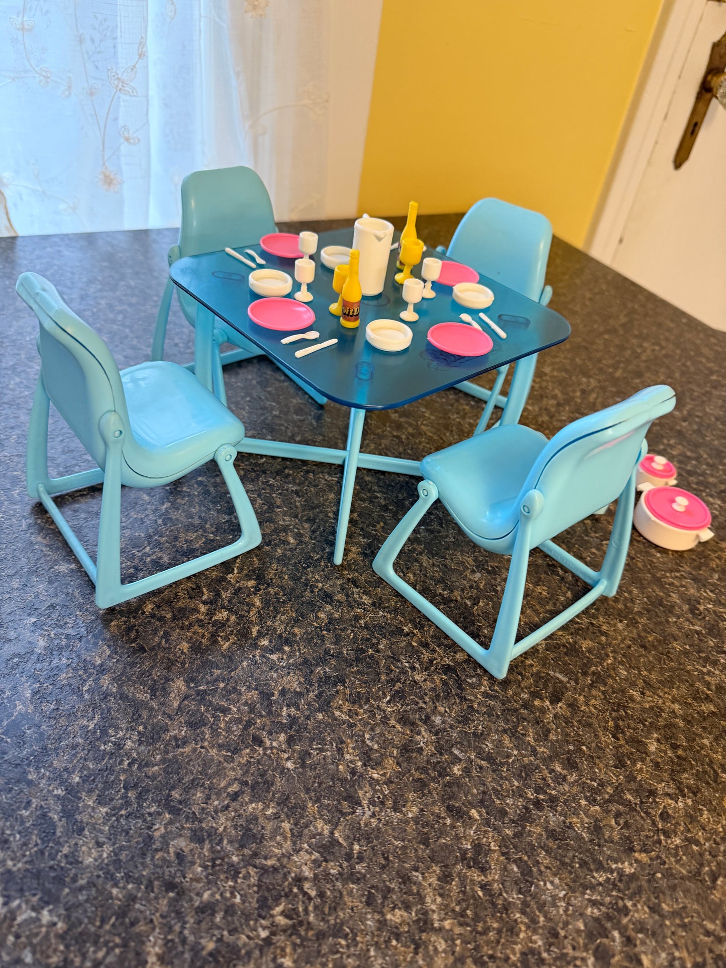 Vintage 1977 Mattel Barbie Modern Dream Furniture Living Room Collection And Dinning Set
