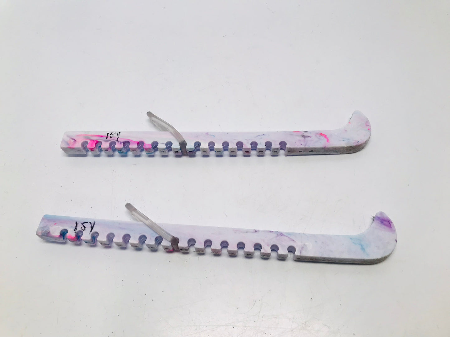 Figure Skates Guard Ladies Size 6-10 Pink Purple