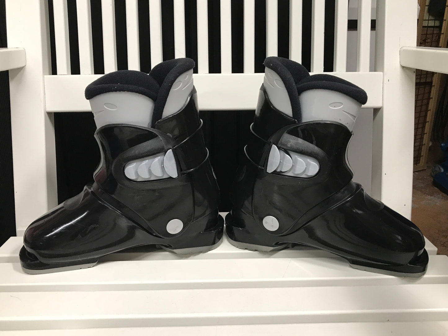 Ski Boots Mondo Size 20.5 child Size 2-3 Rossignol 246 mm Black Grey Like New