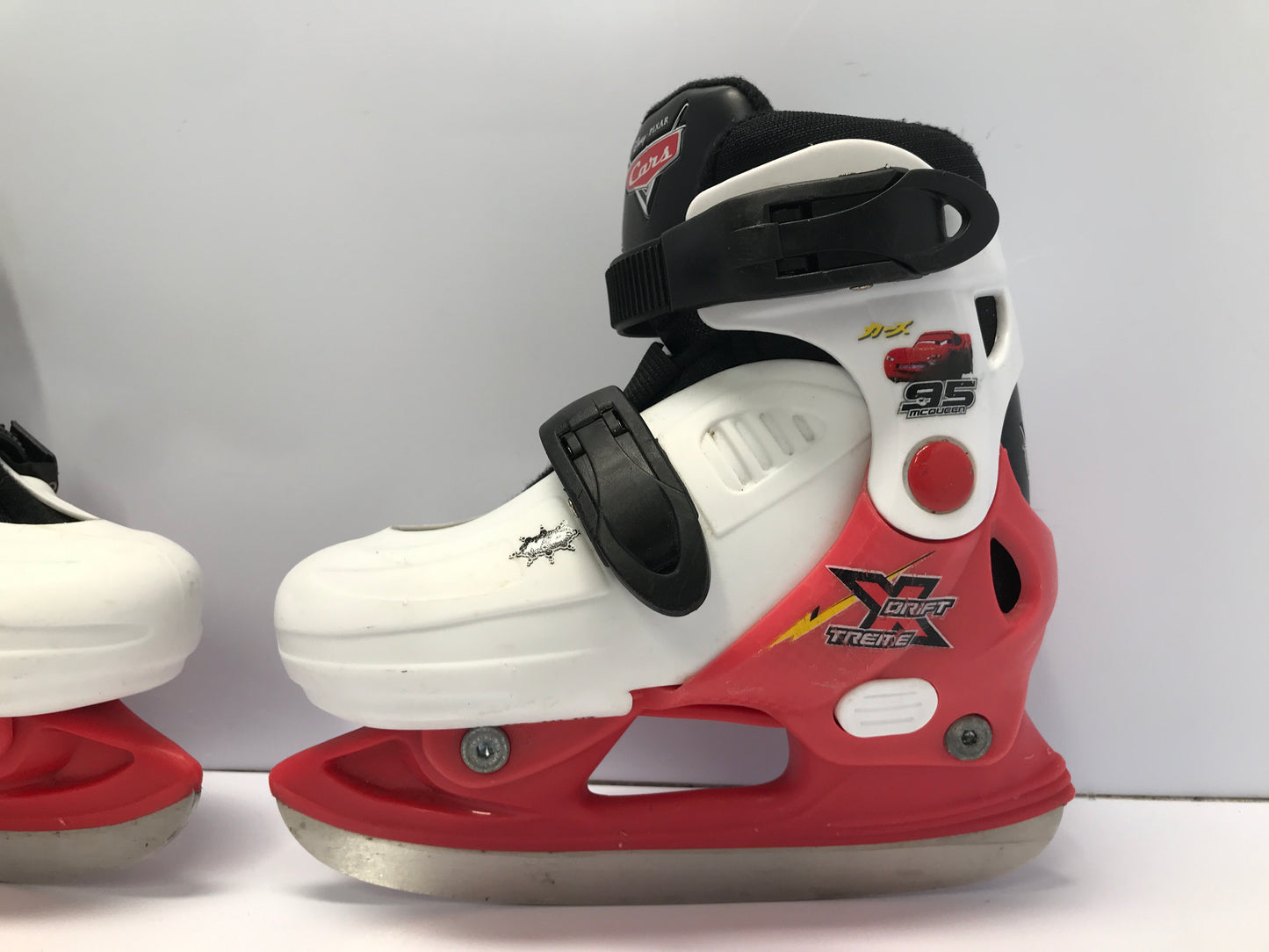 Ice Skates Child Size 9-12 Shoe Size Toddler Adjustable Disney Cars Excellent