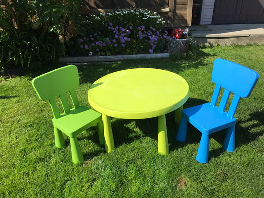 Ikea Mammut Children's Table and 2 Chairs Set Age 2-5 Indoor Outdoor Excellent