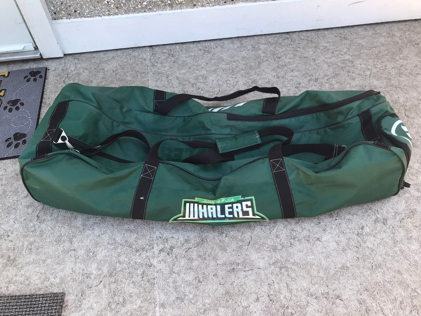 Lacrosse Bag Junior Large Warrior Sports Bag Duffle Hockey Style Bag Like New Perfect Zippers