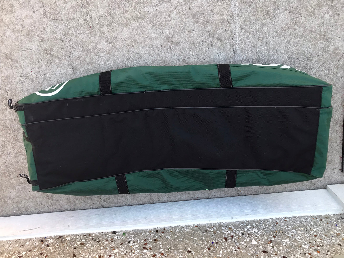Lacrosse Bag Junior Large Warrior Sports Bag Duffle Hockey Style Bag Like New Perfect Zippers