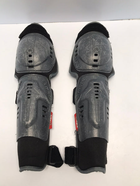 Motorcross BMX Dirt Bike Shin Pads Size Child Large-XLarge Juniors Mace Minor Scratches