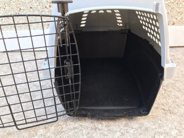 My Little Pet Shop Dog Cat Puppy Kennel Crate Excellent Grey 22 inchs Up To 20lbs
