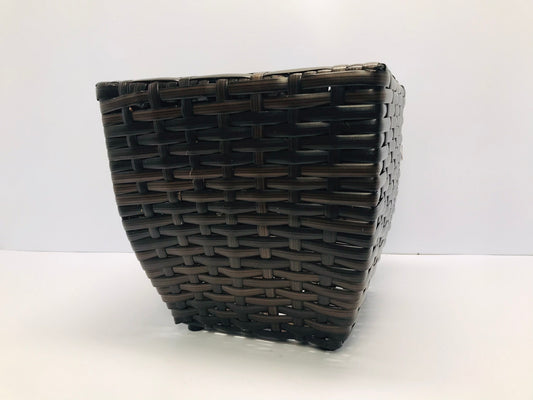 Outdoor Wicker Rattan Resin Plastic Coated Patio Garden Planter 10x10x12 Like New