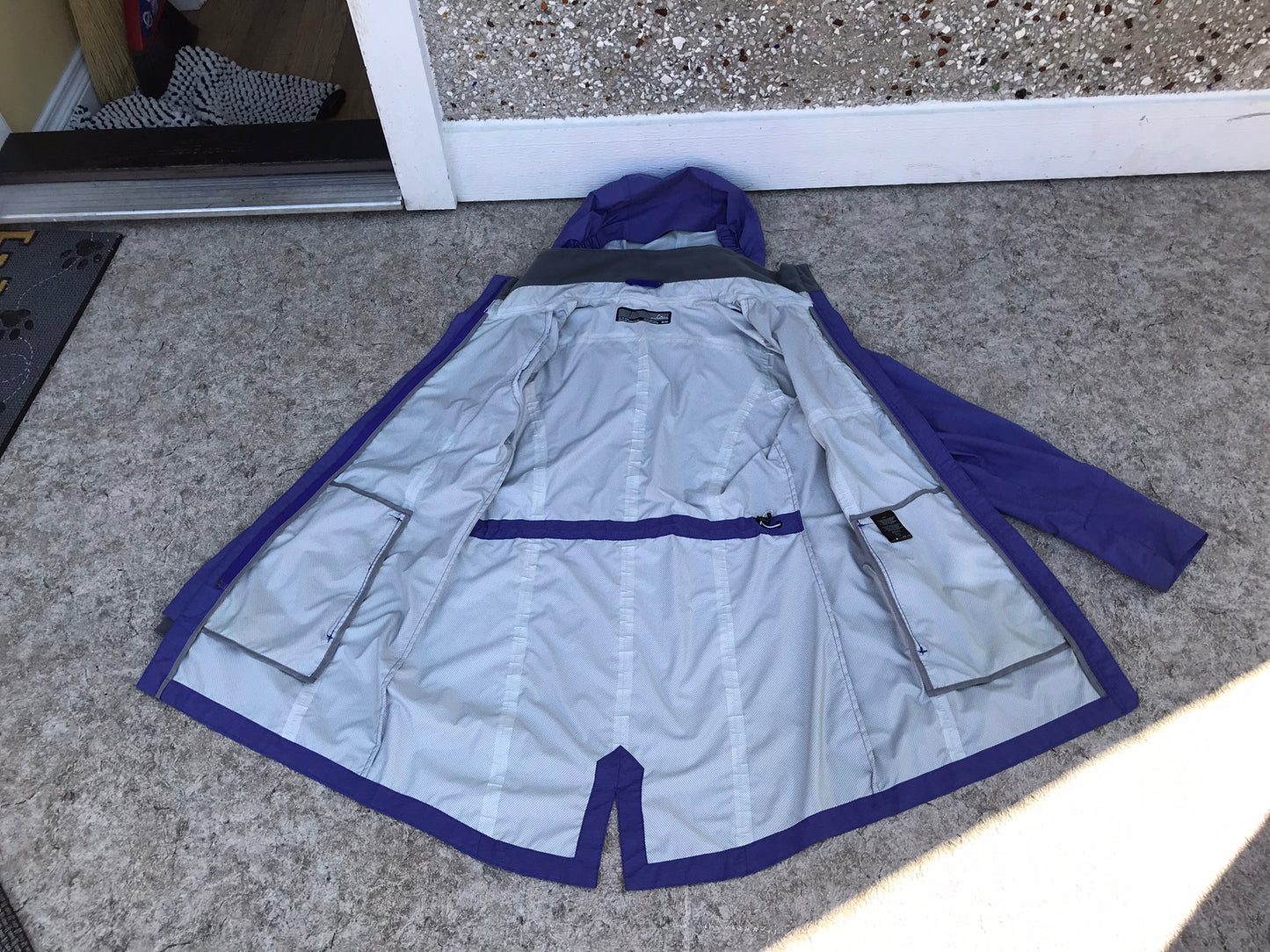 Rain Coat Ladies Size Medium Paradox Lilac New