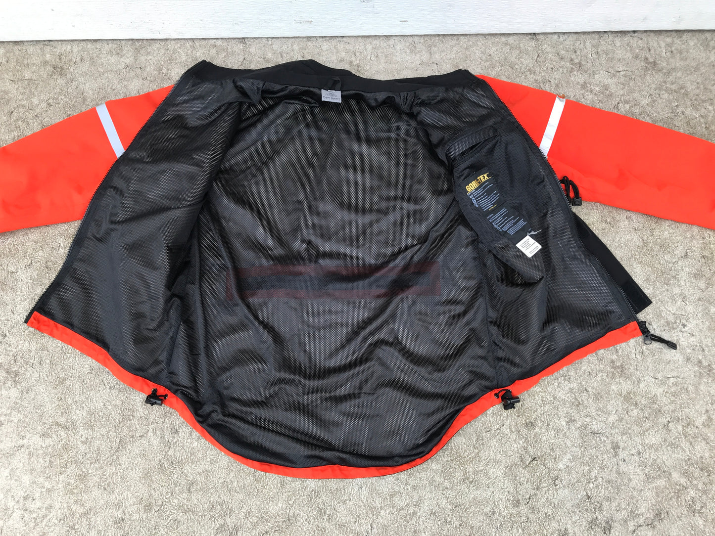 Rain Coat Men's Size Medium Far West Gore-Tex Waterproof Safety Reflectors Orange Black Excellent