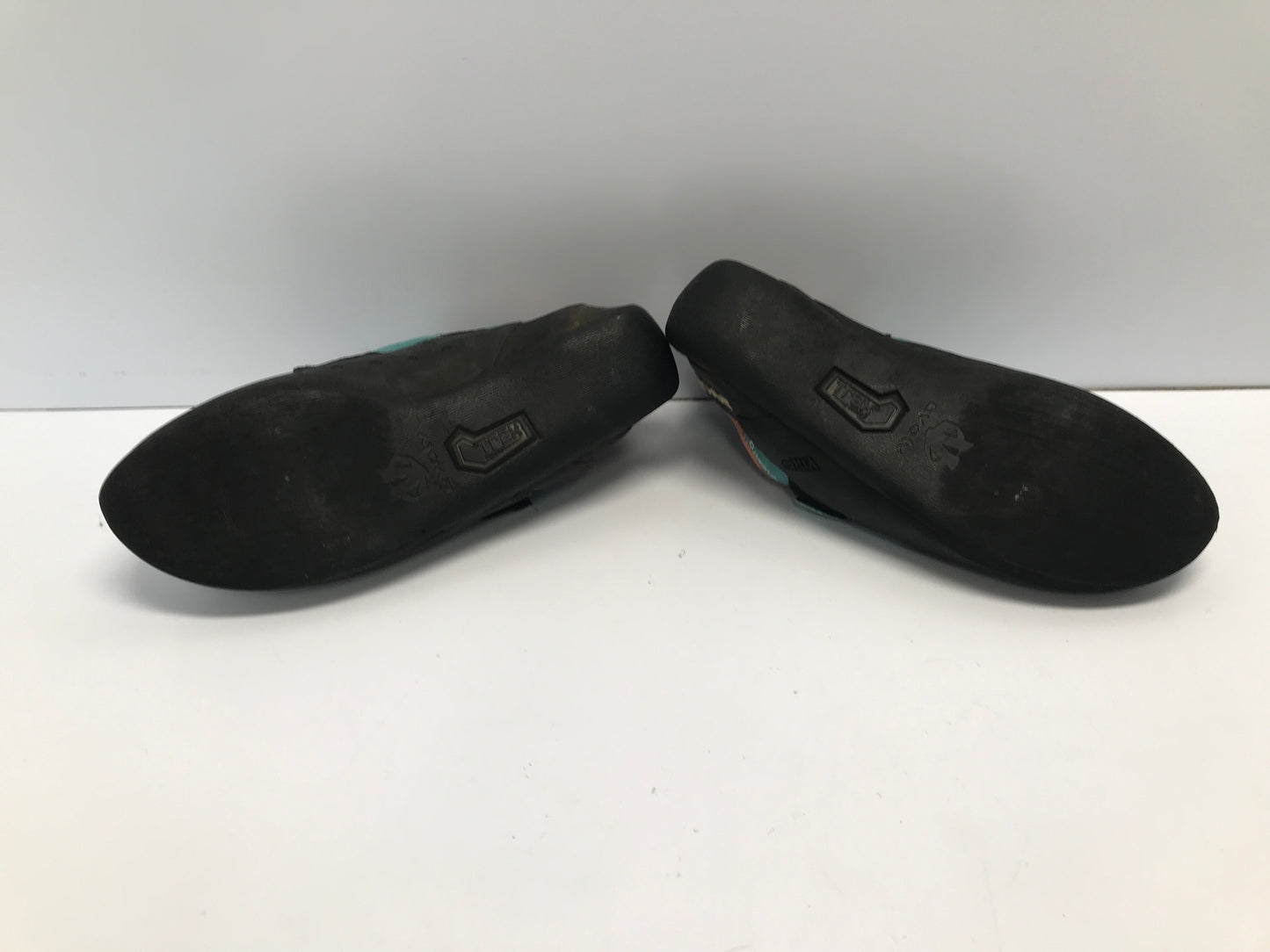 Rock Climbing Shoes Ladies Size 9 Blue Black