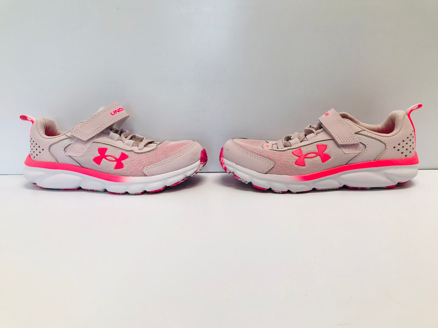 Runners Child Size 1 Under Armour Pink Like New