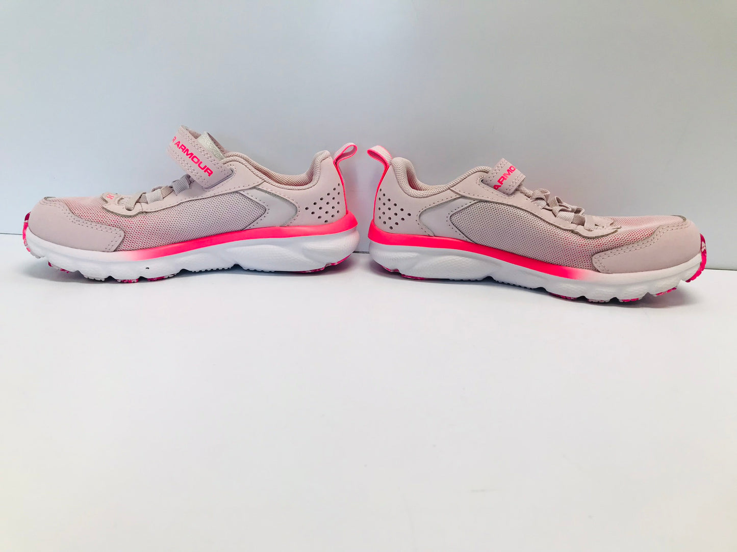Runners Child Size 1 Under Armour Pink Like New