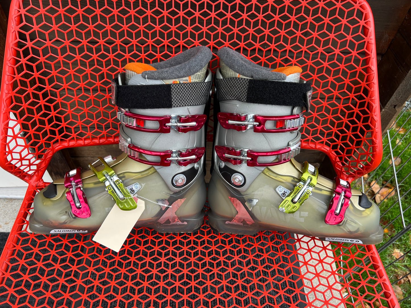 Ski Boots Mondo Size 27.0 Men Size 9 Women Size 10 Salomon 315 mm Grey Red Green With Adjustable Buckles