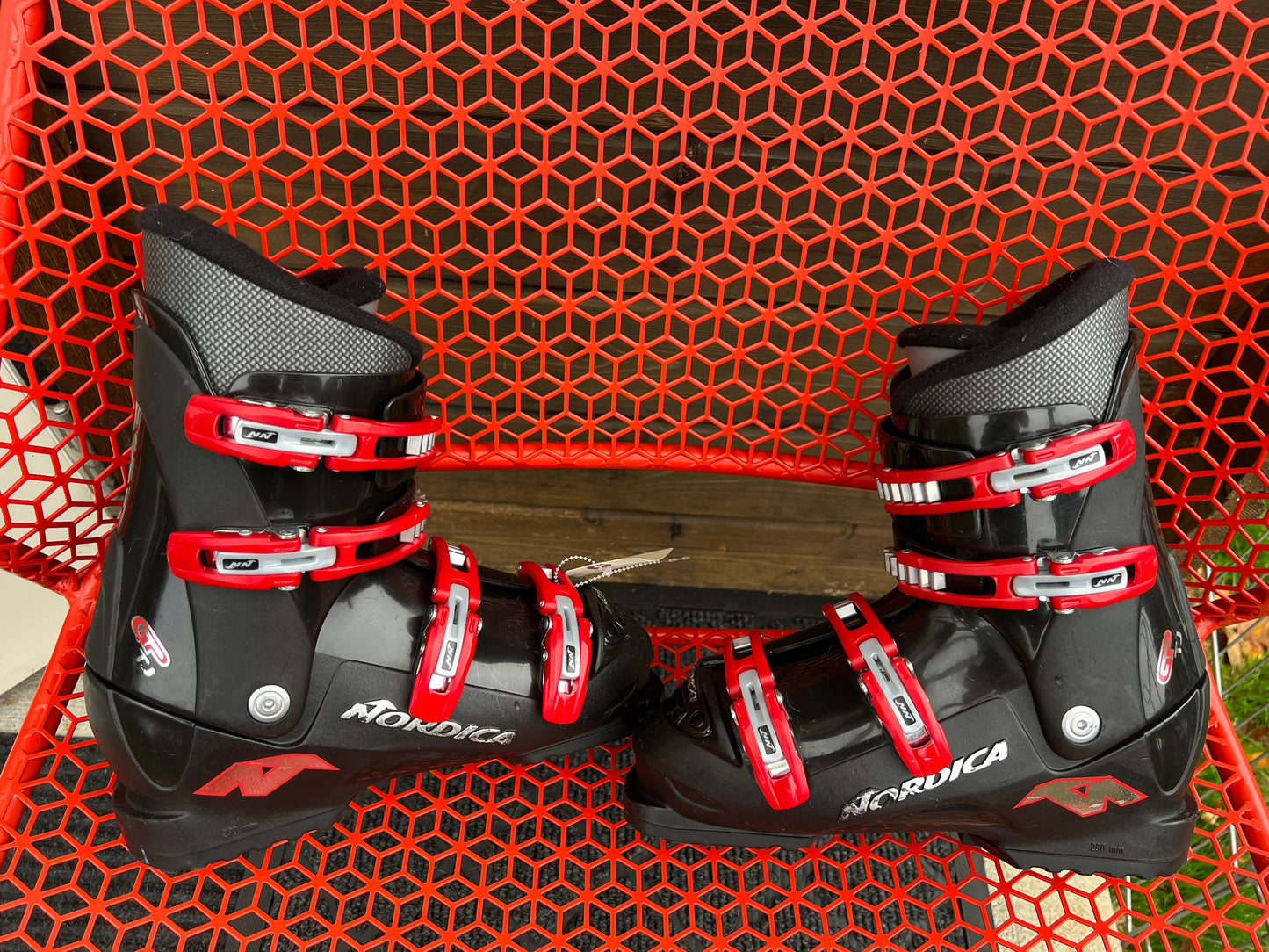 Ski Boots Mondo Size 25.0 Junior Size 7 Nordica 290 mm Black Red