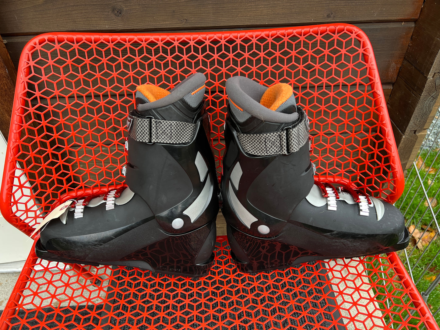 Ski Boots Mondo Size 27.0 Men Size 9 Women Size 10 Head 317 mm Black Grey Red With Ski Walk Button Mode