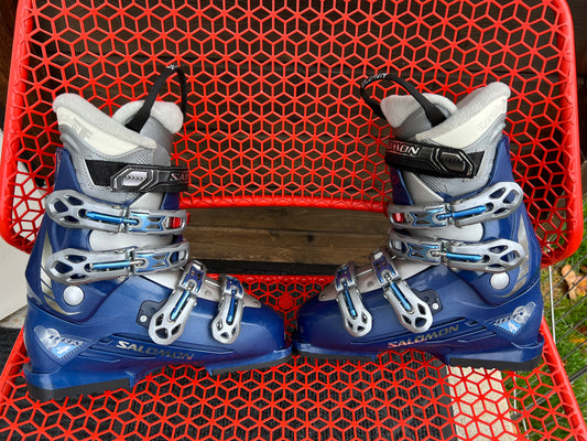 Ski Boots Mondo Size 25.5 Women Size 8 Salomon 298 mm Marine Blue With Adjustable Buckles and Pull Straps  Like New