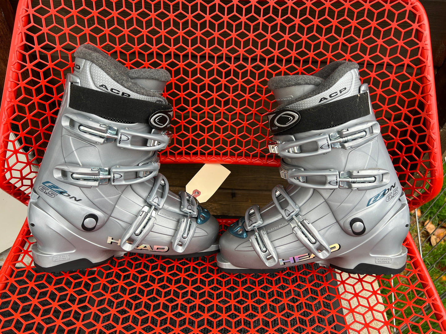 Ski Boots Mondo Size 25.5 Women Size 8 Head 298 mm Silver Grey  Like New