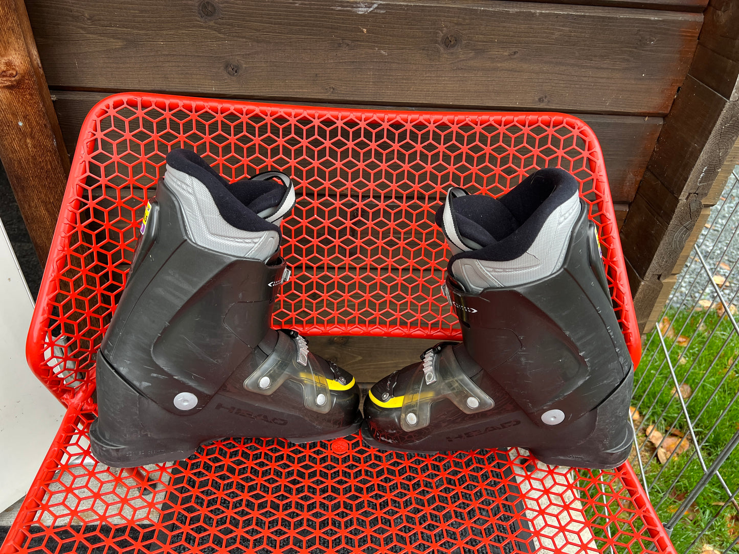 Ski Boots Mondo Size 28.5 Men Size 10.5 Head 329 mm Grey Red Made for a wider foot