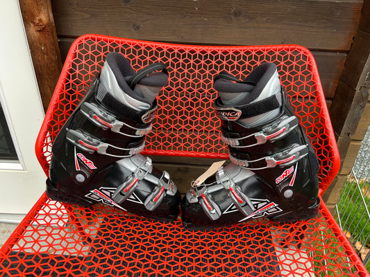 Ski Boots Mondo Size 27.5 Men Size 9.5 Women Size 10.5 Nordica  315 mm Black Red Grey With Pull Straps