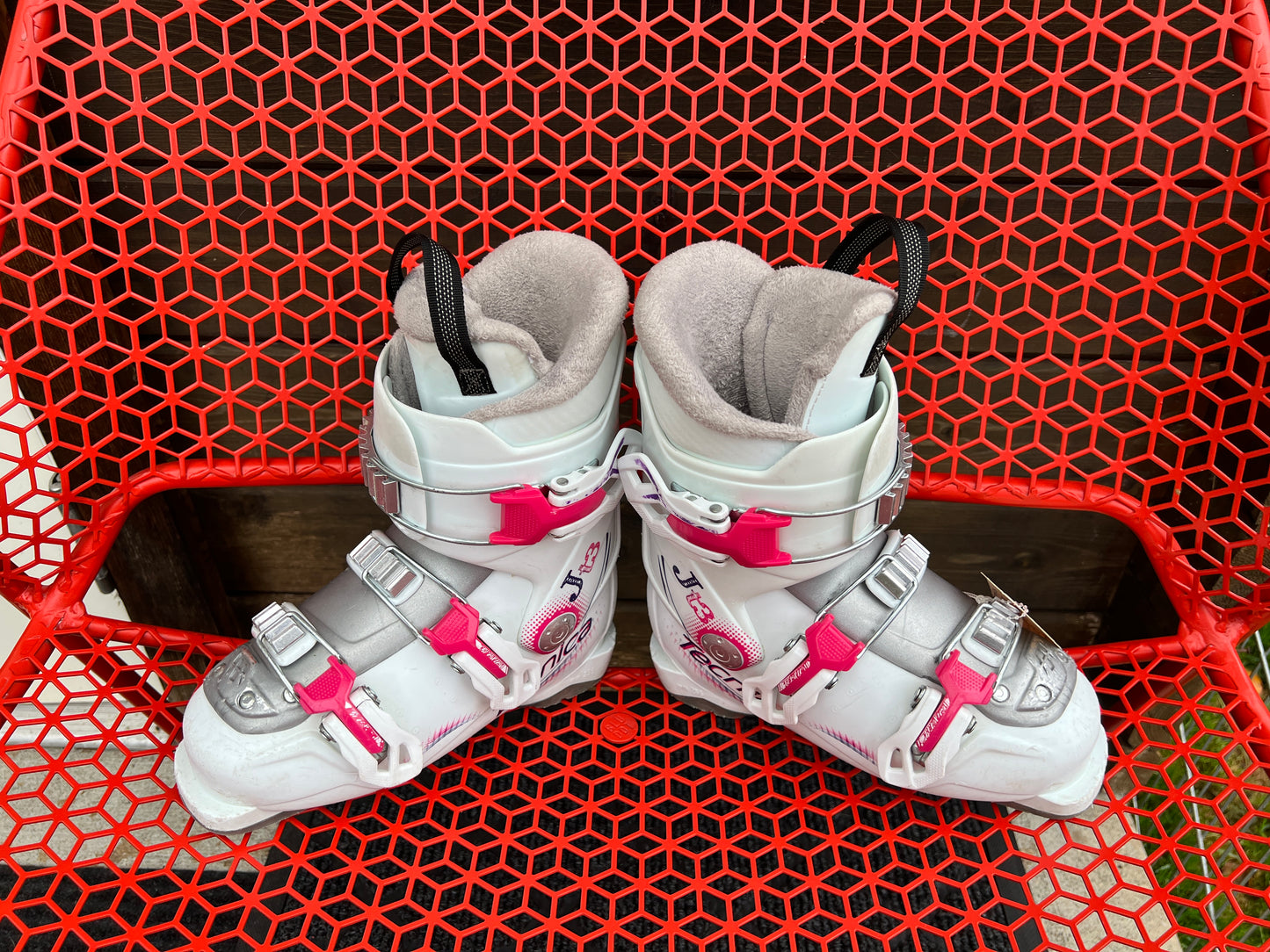 Ski Boots Mondo Size 21.0 child Size 1 Tecno 255 mm 3 Buckle White Pink