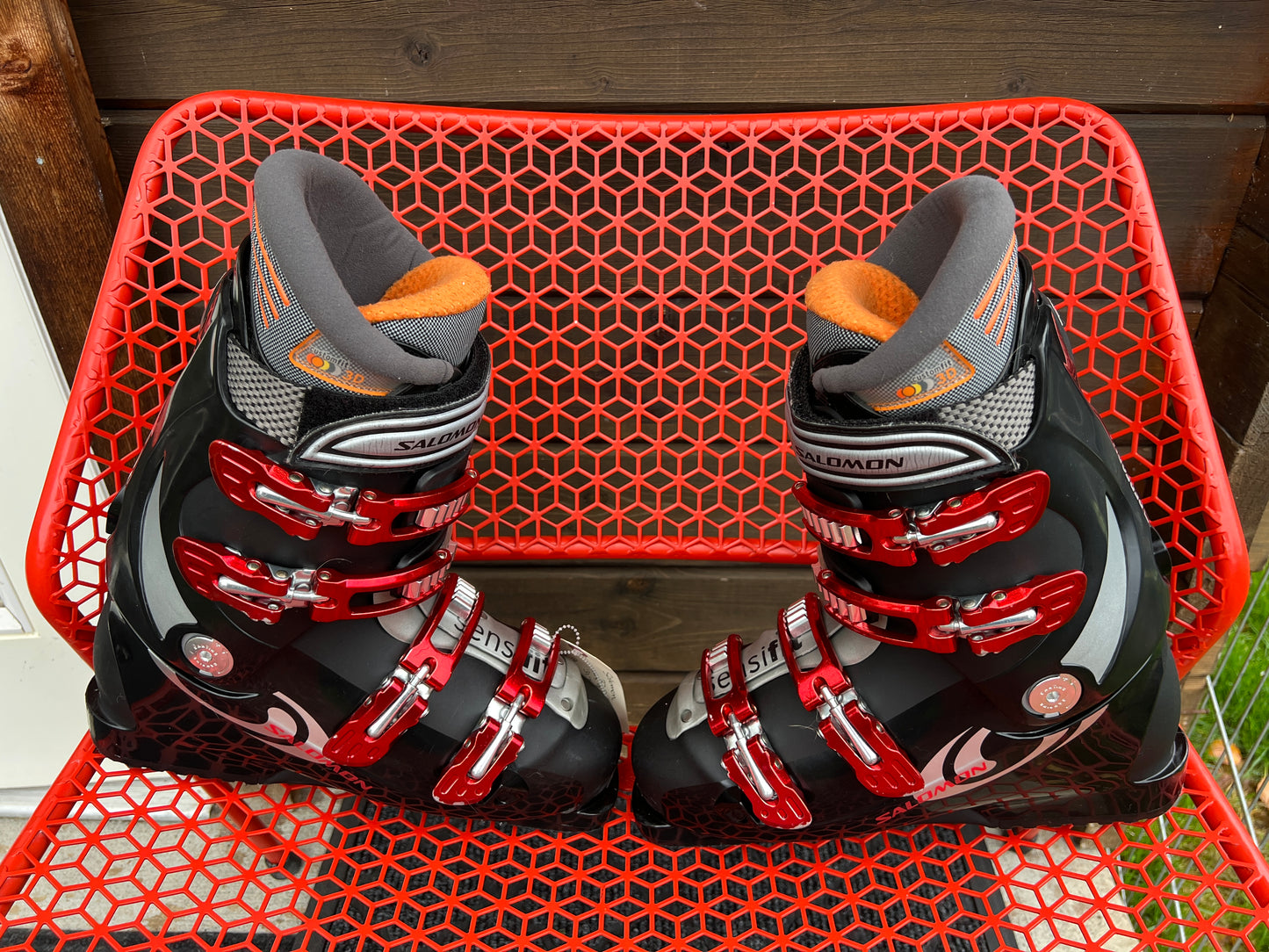 Ski Boots Mondo Size 27.0 Men Size 9 Women Size 10 Head 317 mm Black Grey Red With Ski Walk Button Mode