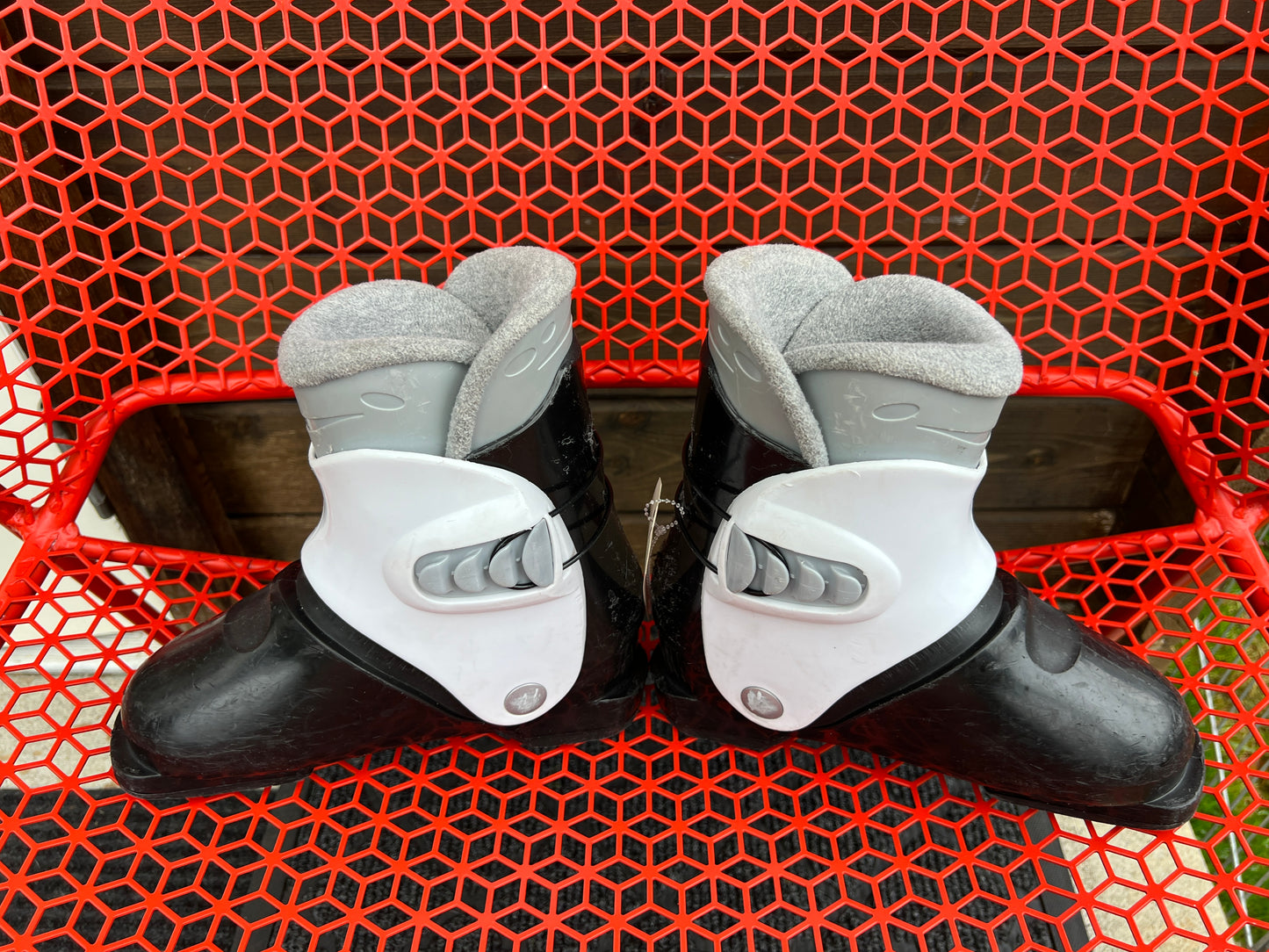 Ski Boots Mondo Size 21.5 child Size 3-4 Tecno Pro 254 mm Black White Red