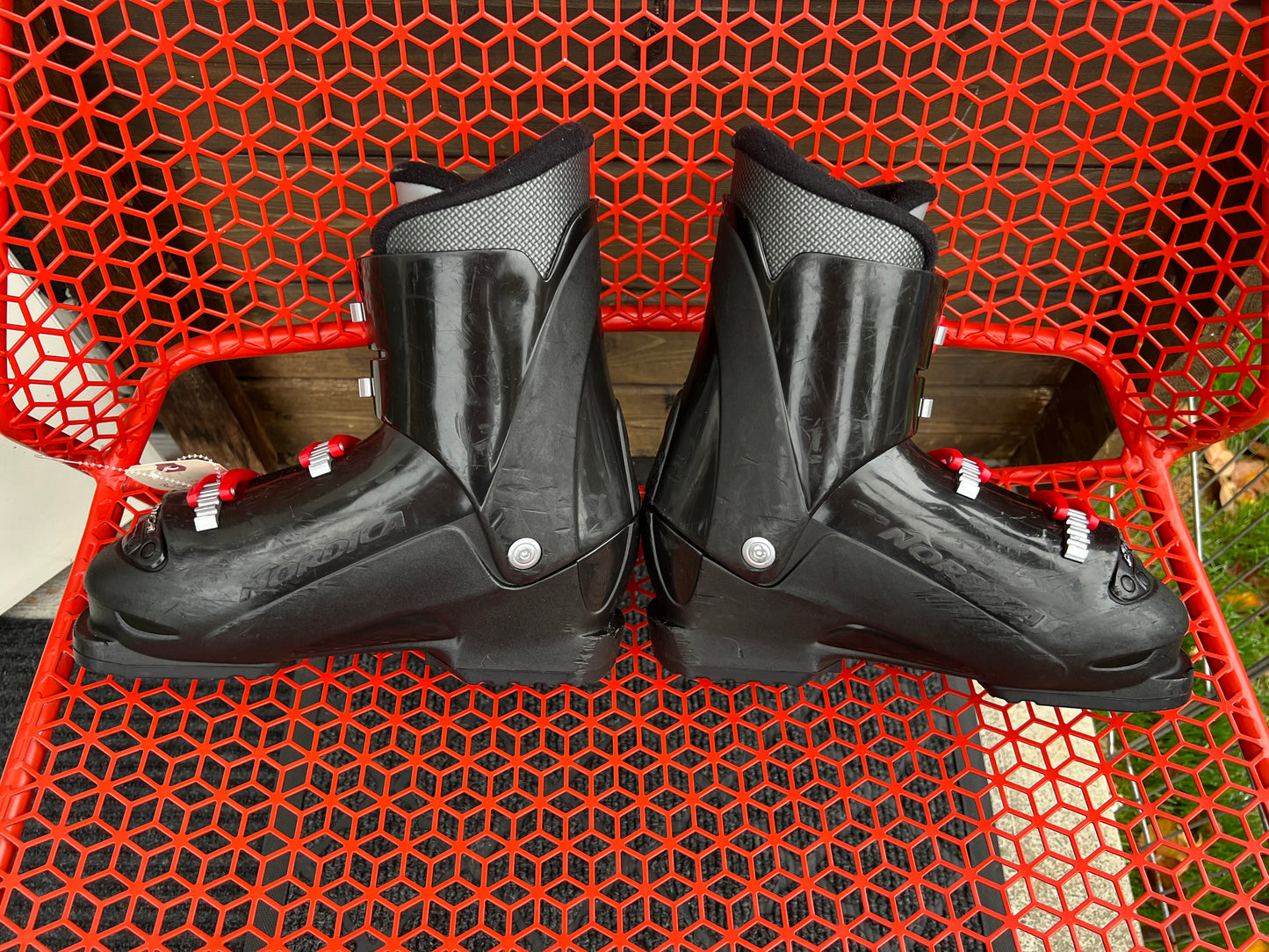 Ski Boots Mondo Size 25.0 Junior Size 7 Nordica 290 mm Black Red