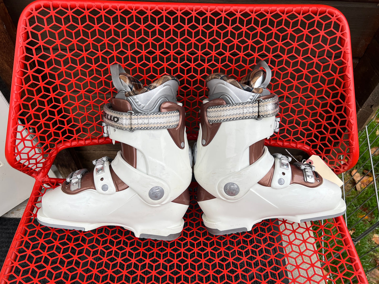Ski Boots Mondo Size 24.0 Women Size 7 Dalbello 287 mm White Bronze Walk Ski Mode Pull Straps and Adjustable Straps Excellent