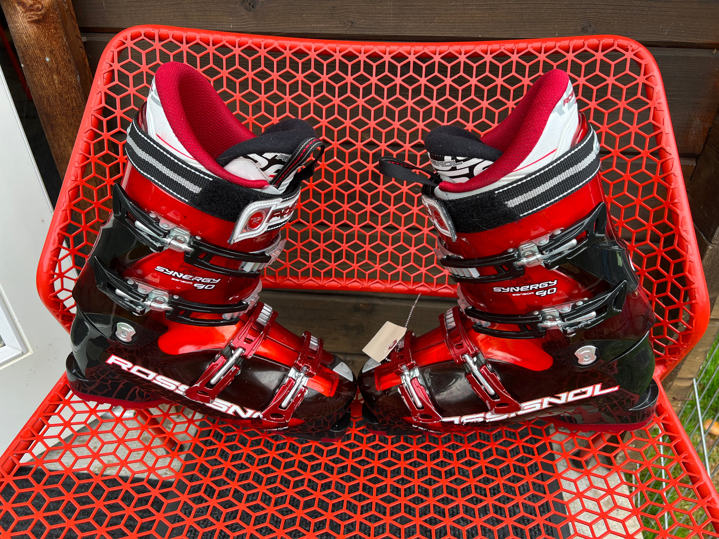 Ski Boots Mondo Size 26.5 Men Size 8 Women Size 9 Rossignol 310 mm Red Black Excellent Adjustable Buckles