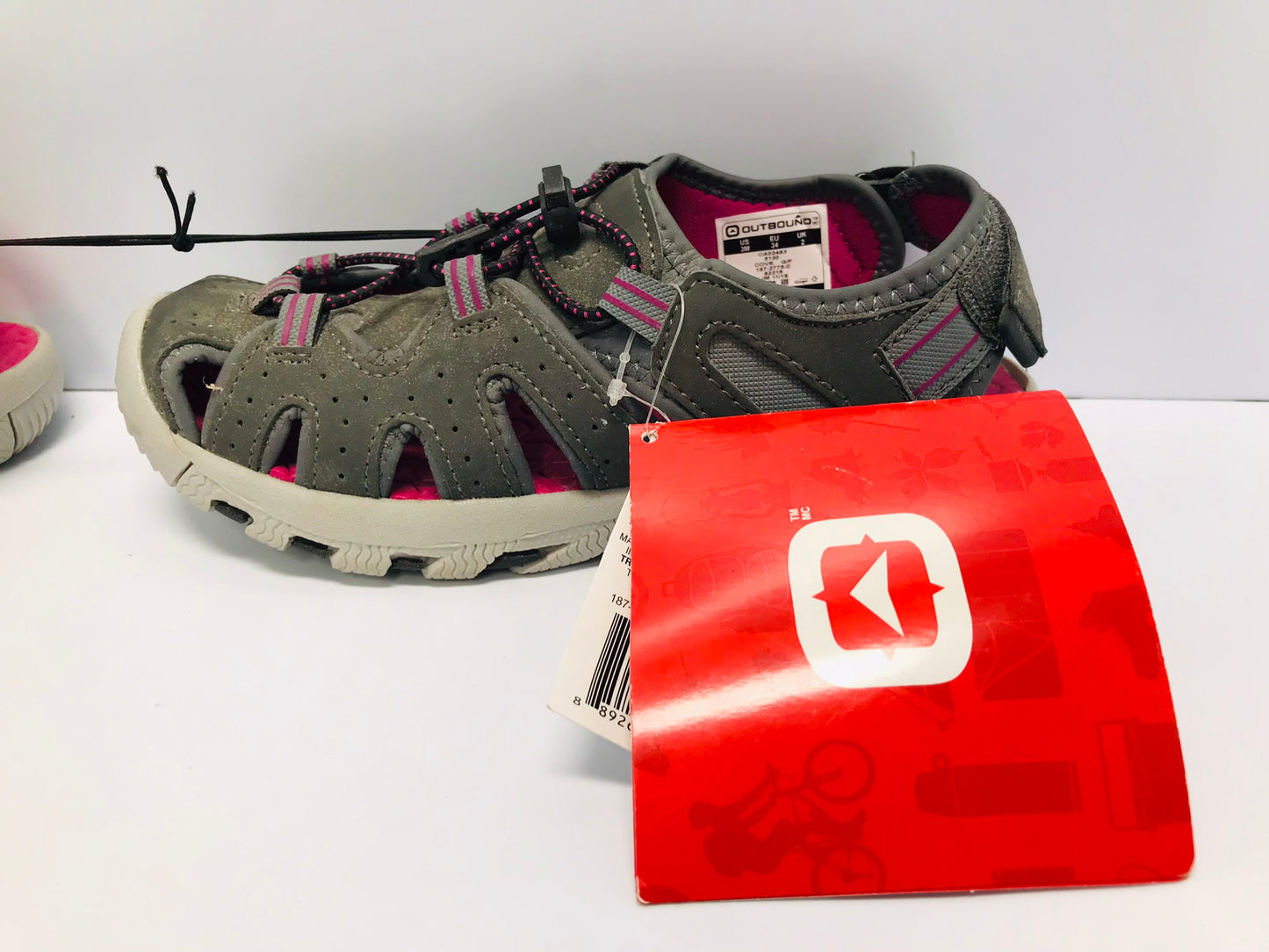 Sandles Child Size 3 Outbound Cove New With Tags Grey Pink