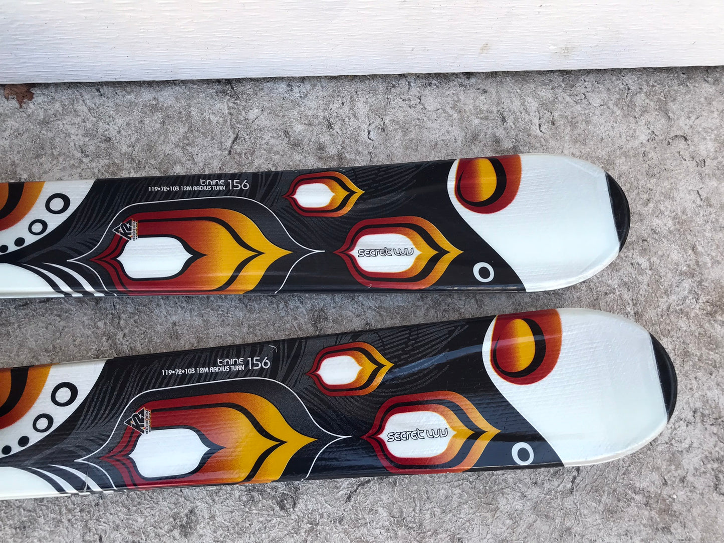 Ski 156 K-2 Twin Tip Secret Luv Silver Gold Black Parabolic with Bindings Excellent