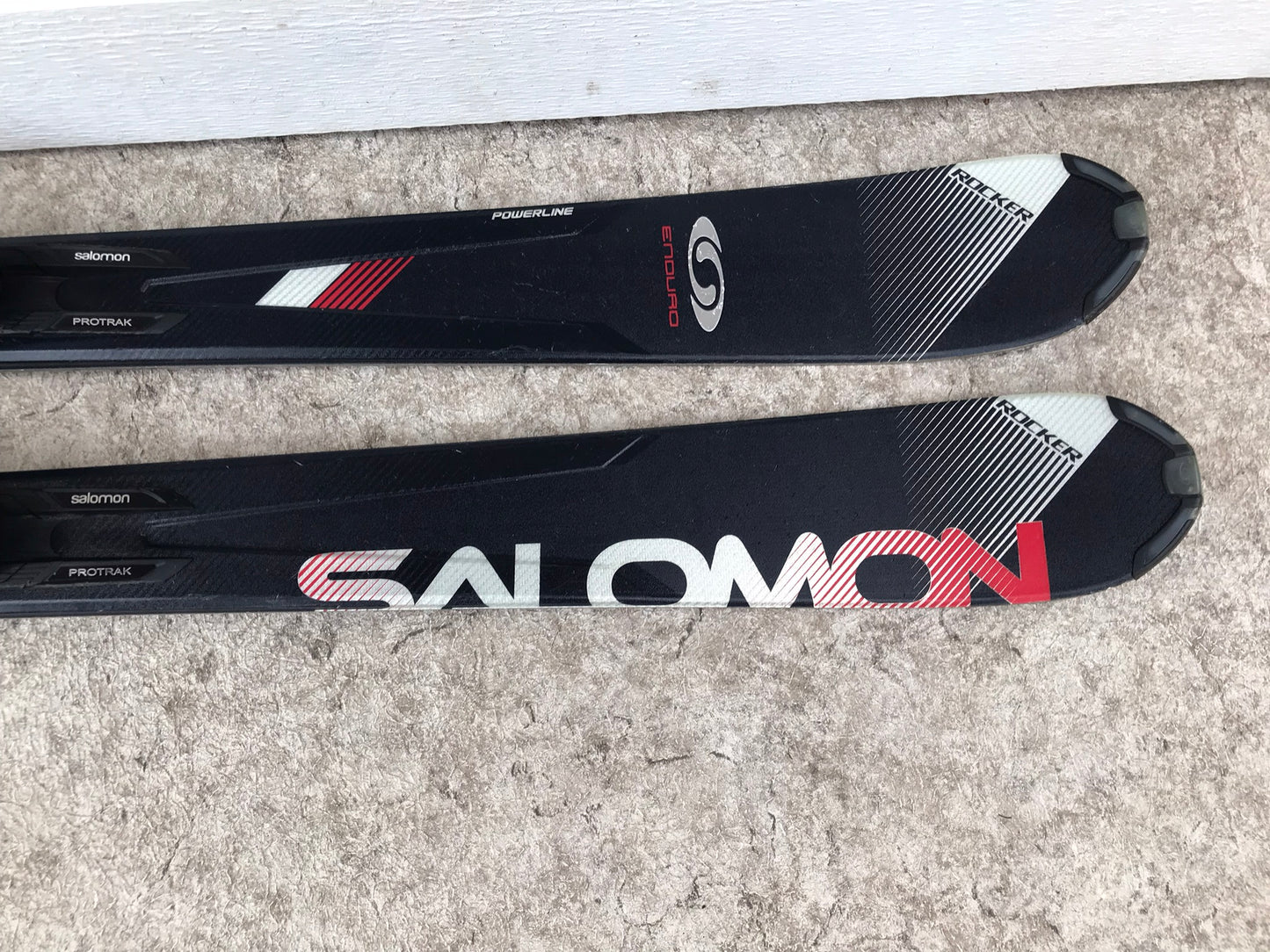 Ski 161 Salomon Black Red Grey Parabolic With Bindings Used Twice