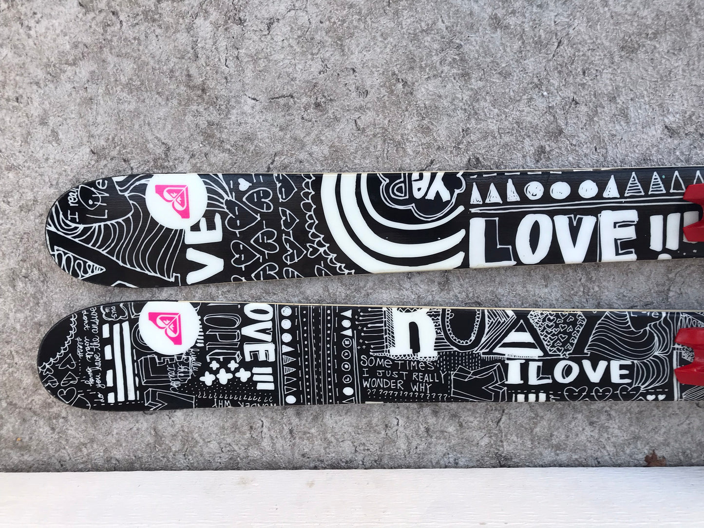Ski 170 Roxy Luv Twin Tip Black White Pink  Parabolic with Bindings Excellent