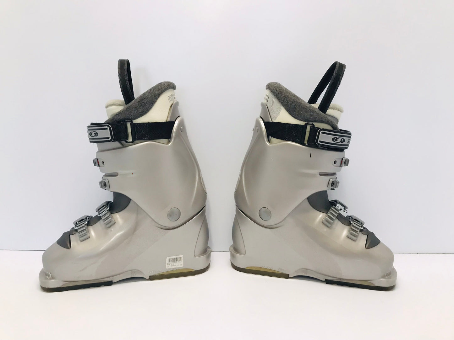 Ski Boots Mondo Size 22.5 Ladies Size 5.5 265 mm  Salomon Custom Silver Blue New Demo Model