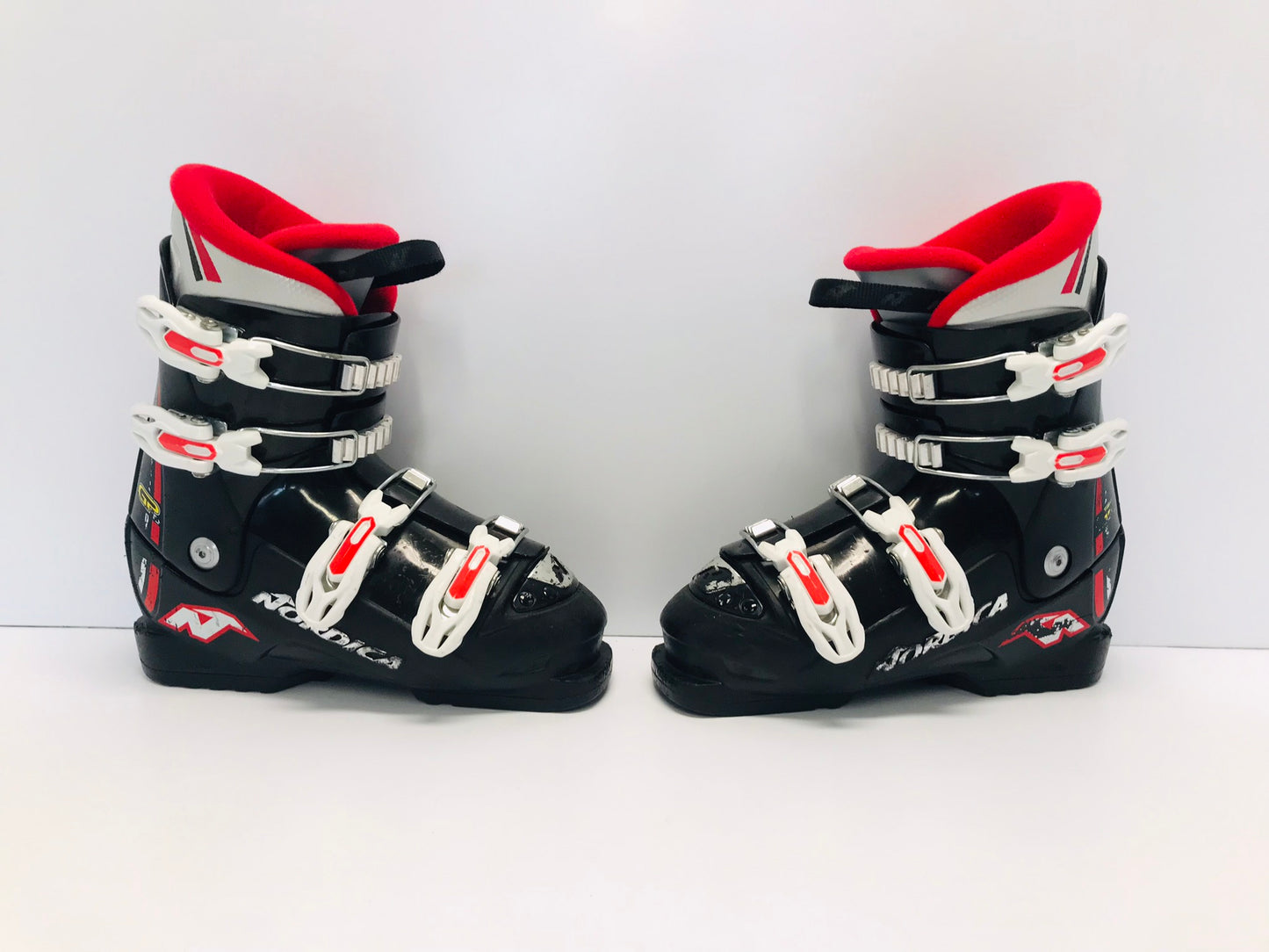 Ski Boots Mondo Size 23.0 Child Size 5-6  270 mm Nordica Black Red