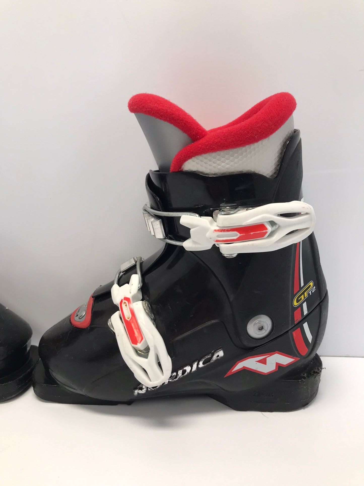 Ski Boots Mondo Size 18.5 Child Size 12.5 224mm Nordica Black Red Minor Wear