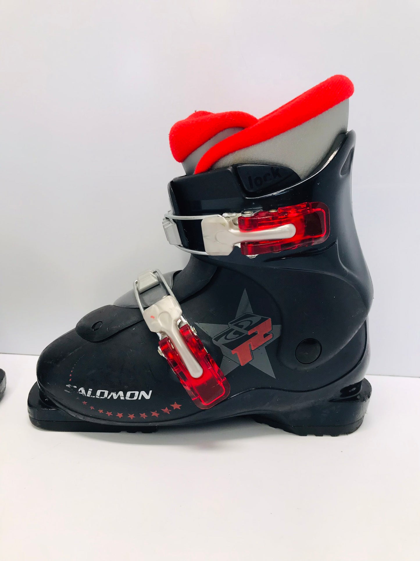 Ski Boots Mondo Size 19.5 Child Size 13.5  240 mm Salomon Black Red